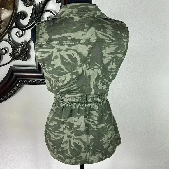 Decree 100% Cotton Camouflage Embellish Vest with Gem Collar Points Medium - Picture 6 of 16